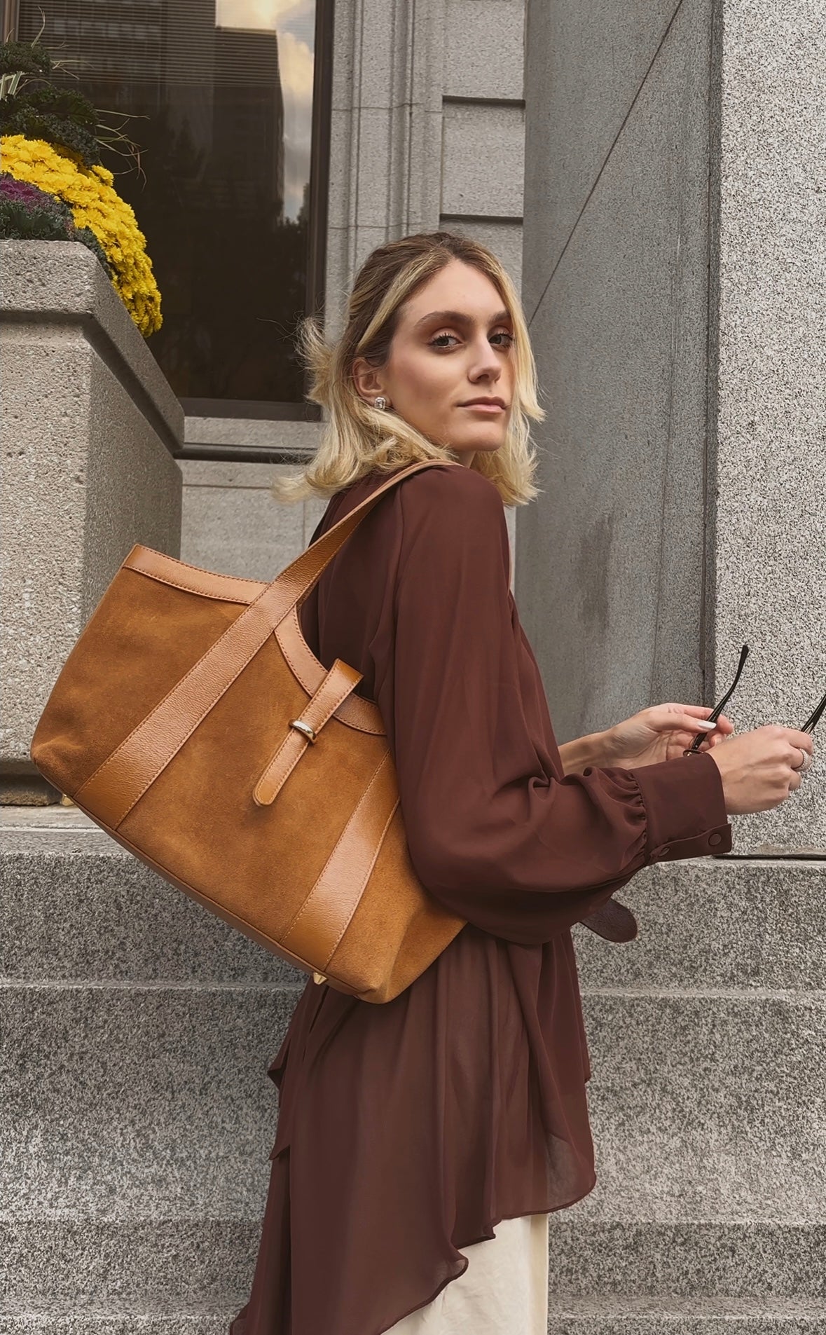 BOLSA HAZEL CAMURÇA CONHAQUE